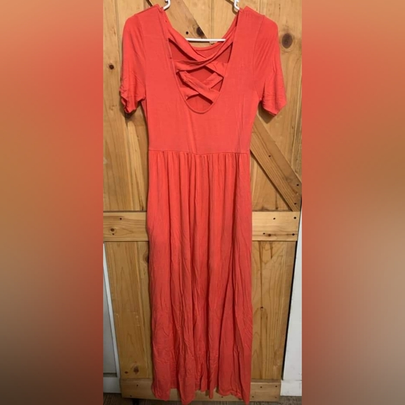 Maxi Dress with pockets! - Picture 2 of 5